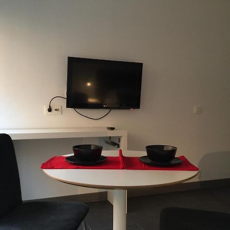 Room And Kitchen Bilbao Exterior photo