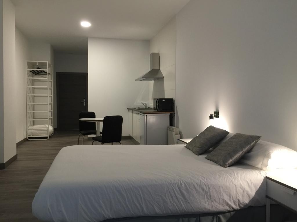 Room And Kitchen Bilbao Exterior photo